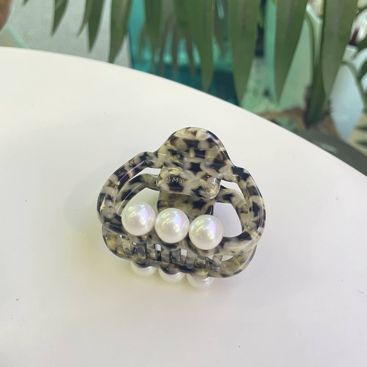 Pearl Accent Hair Claw, Thick Square Elegant Clip_CWASC1600