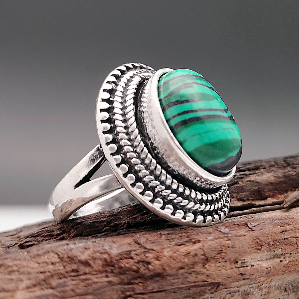 RETRO FASHION PERSONALITY RANDOM PATTERN RING_CWAJE1989