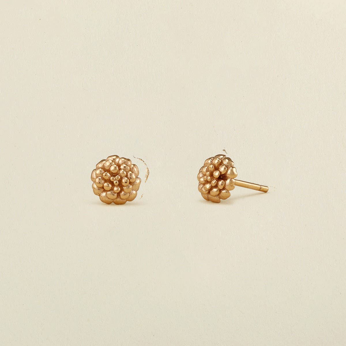 Artistic retro creative December flower earrings_CWMM5507