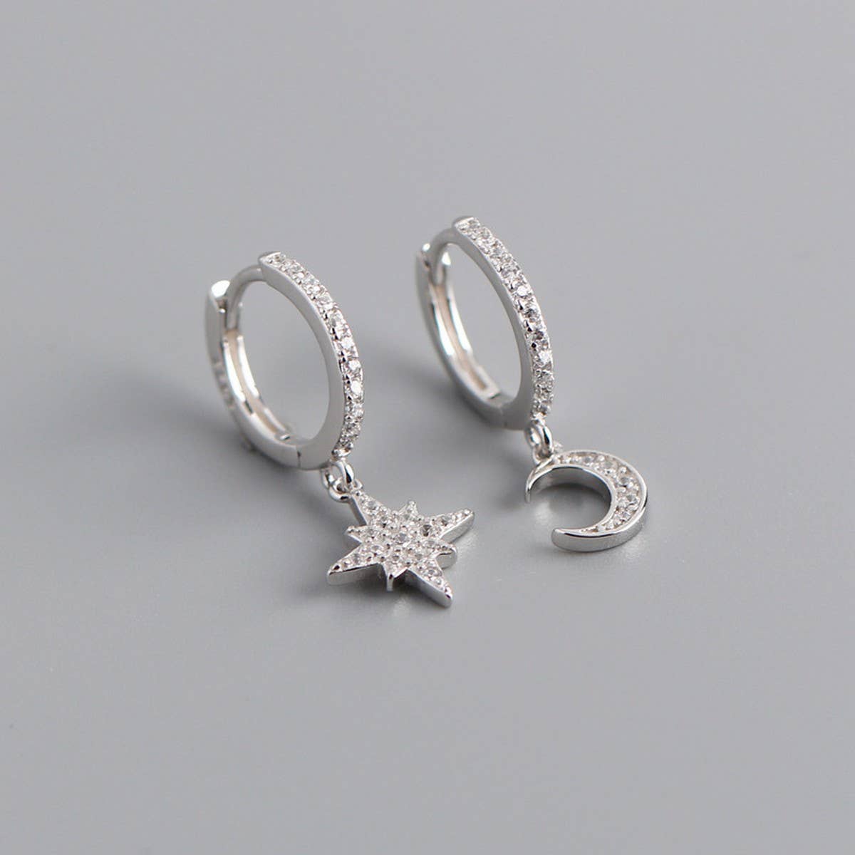 HOT-SELLING TRENDY EARRINGS IN EUROPE AND AMERICA