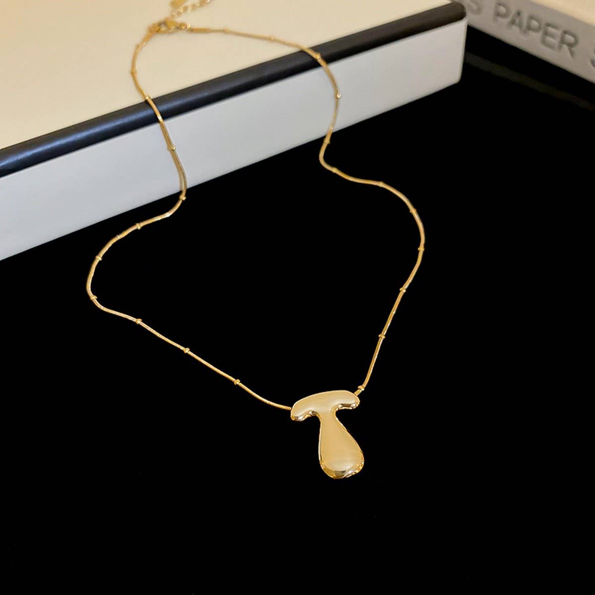 NEW LETTER PENDANT, NICHE TEMPERAMENT NECKLACE