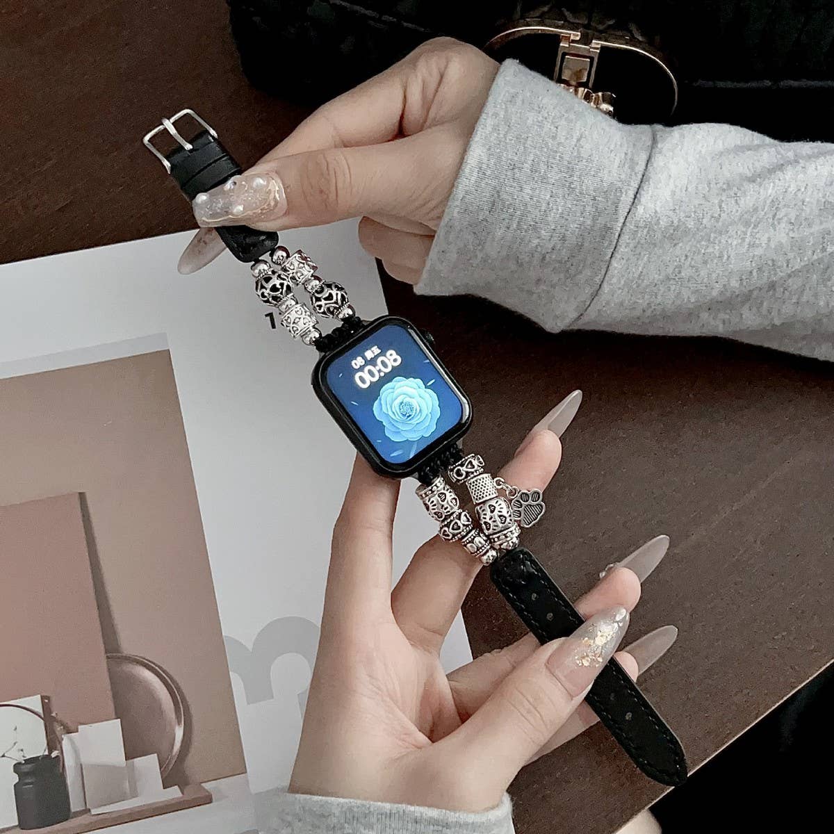 IWATCH9-1 SE DOG PAW ORNAMENT GENUINE LEATHER STRAP