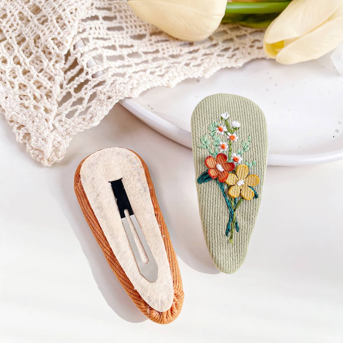 Three-dimensional hair clips fabric embroidery