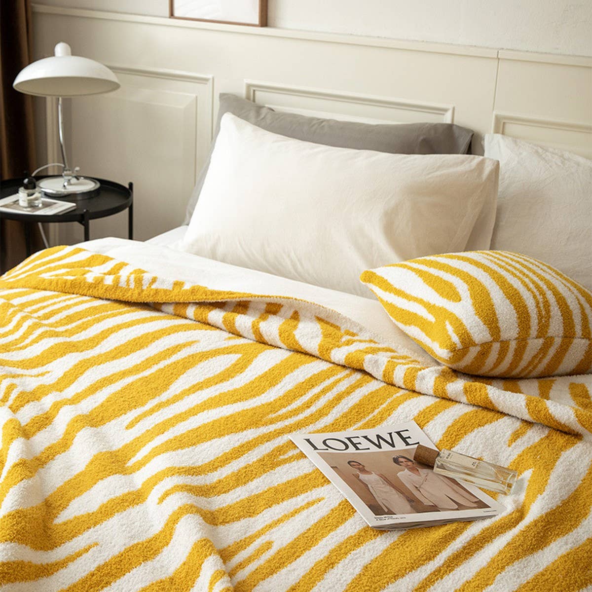 IRREGULAR ZEBRA PATTERN KNITTED WOOL THROW BLANKET