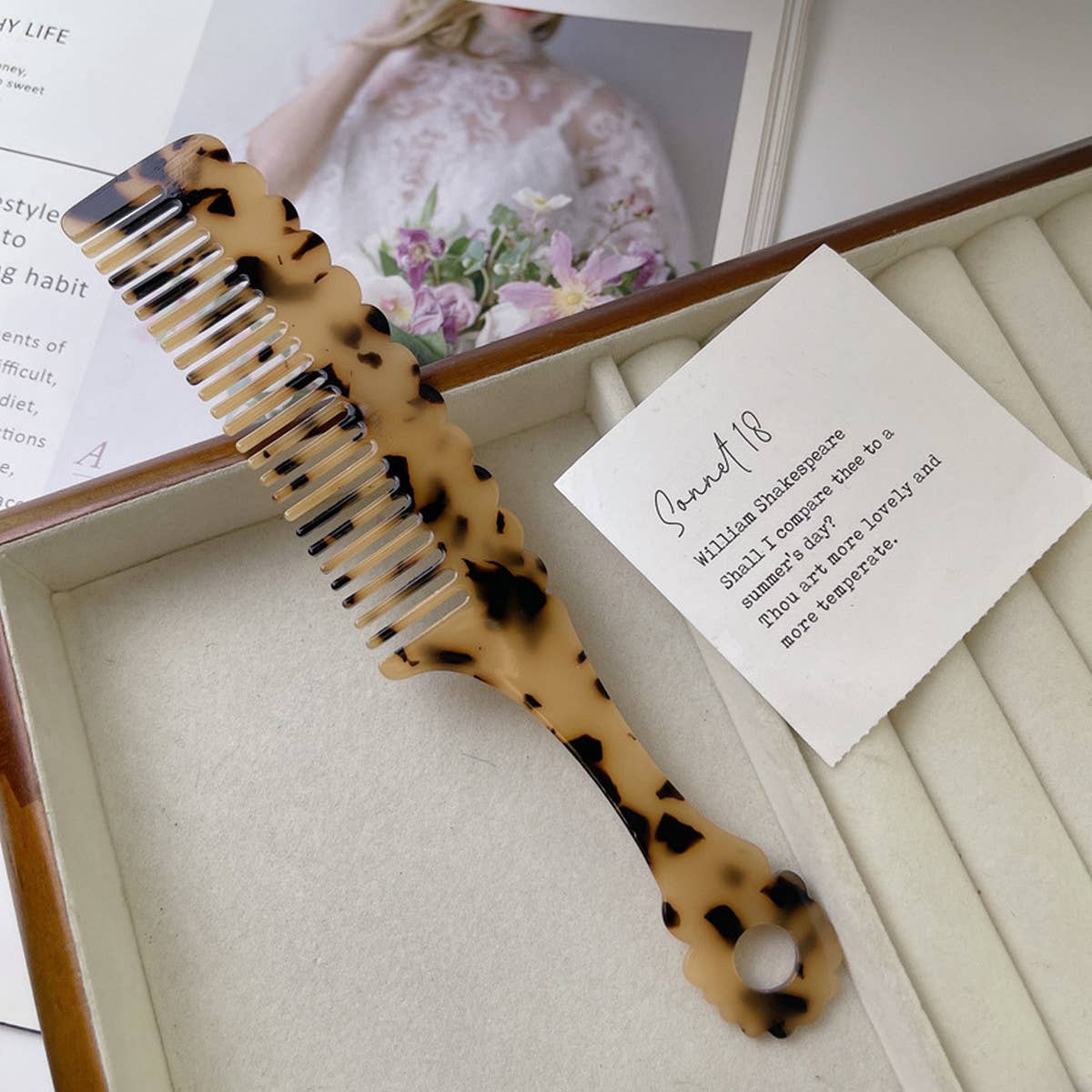RETRO TORTOISESHELL COLOR HANDLE WAVY COMB