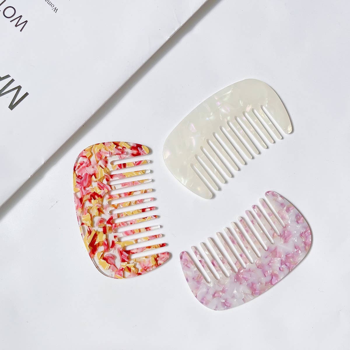 VINTAGE MINI ACETATE COMB