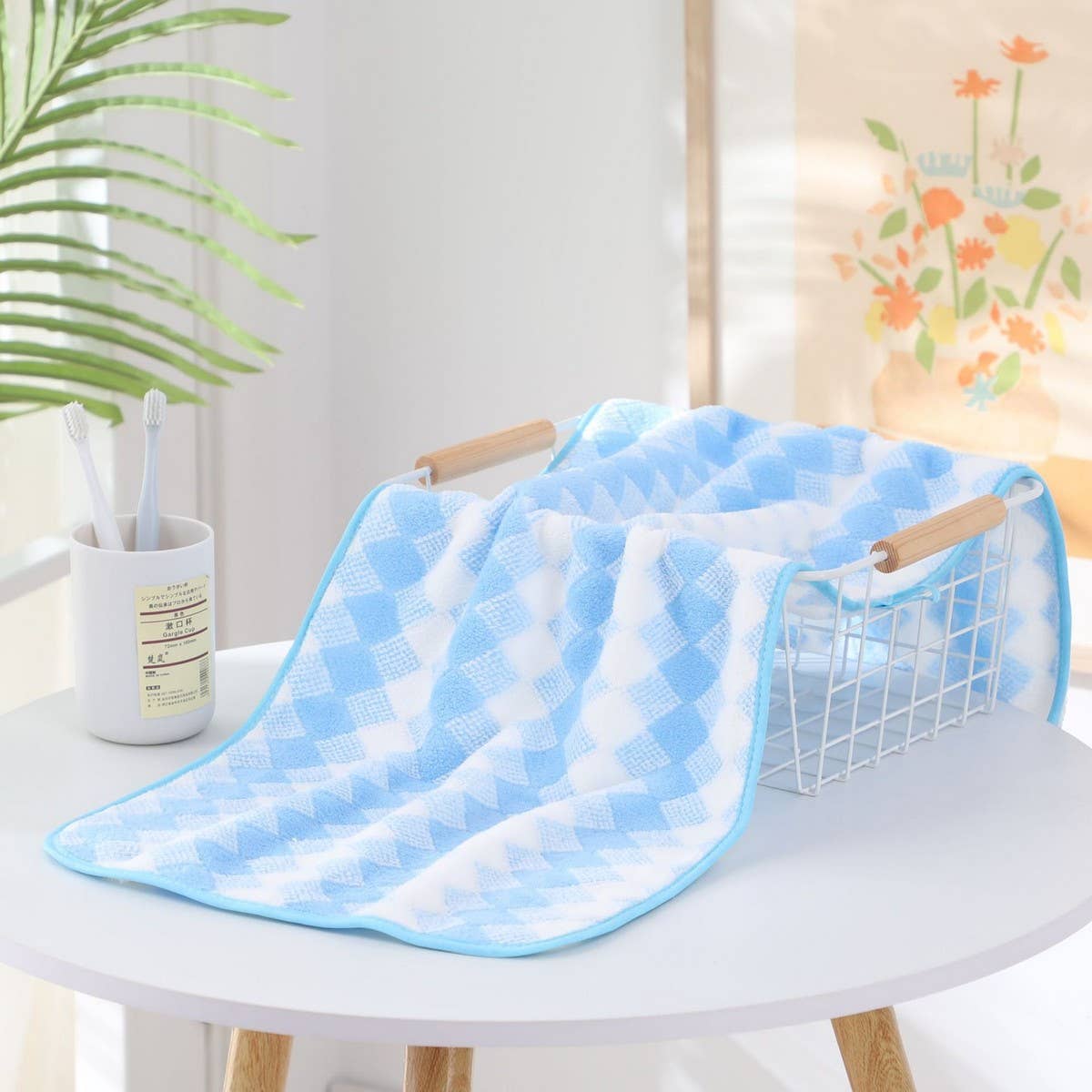 SOFT AND ABSORBENT CORAL FLEECE BATH TOWEL_CWMM2322