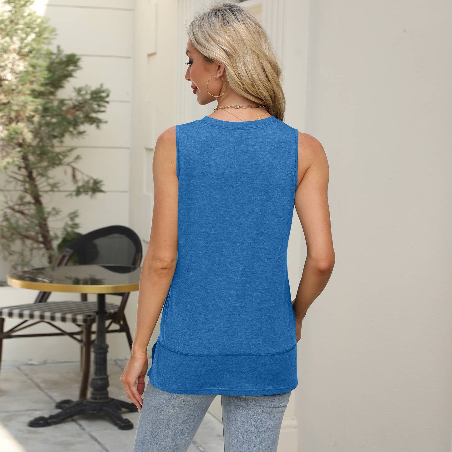 Crew-neck sleeveless T-shirt slit loose tank top