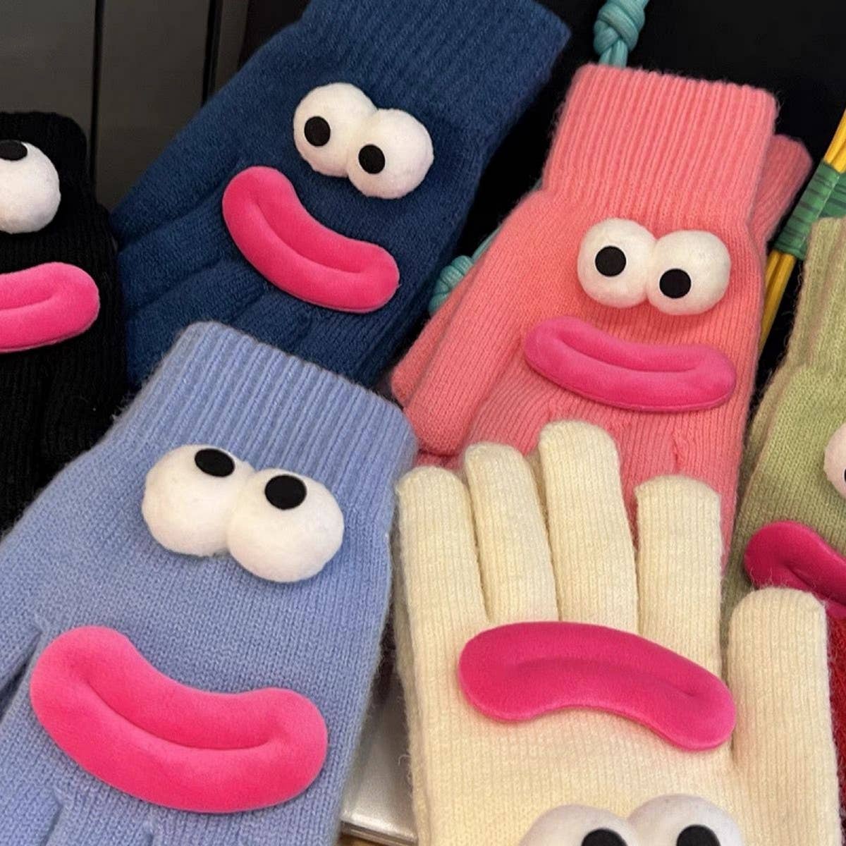 CARTOON KNITTED COLD-PROOF TOUCH-SCREEN GLOVES_CWAG0179