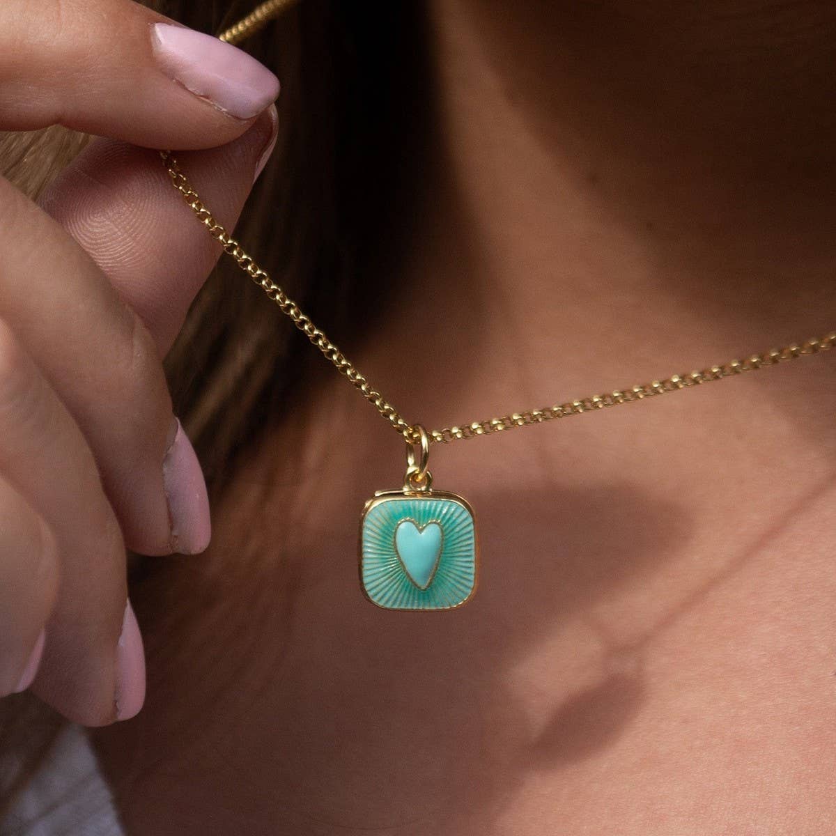 SIMPLE STAINLESS STEEL COLORFUL HEART NECKLACE_CWMM3823