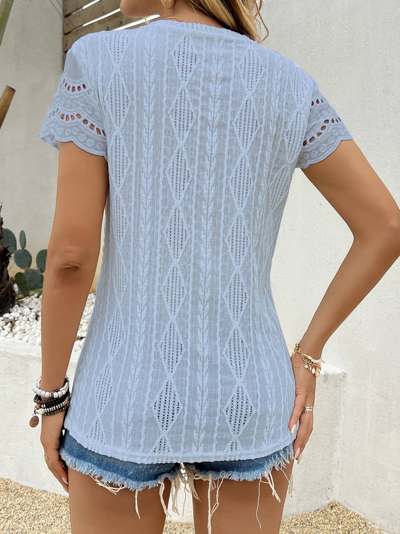 Fashionable round-neck hollowed-out T-shirt