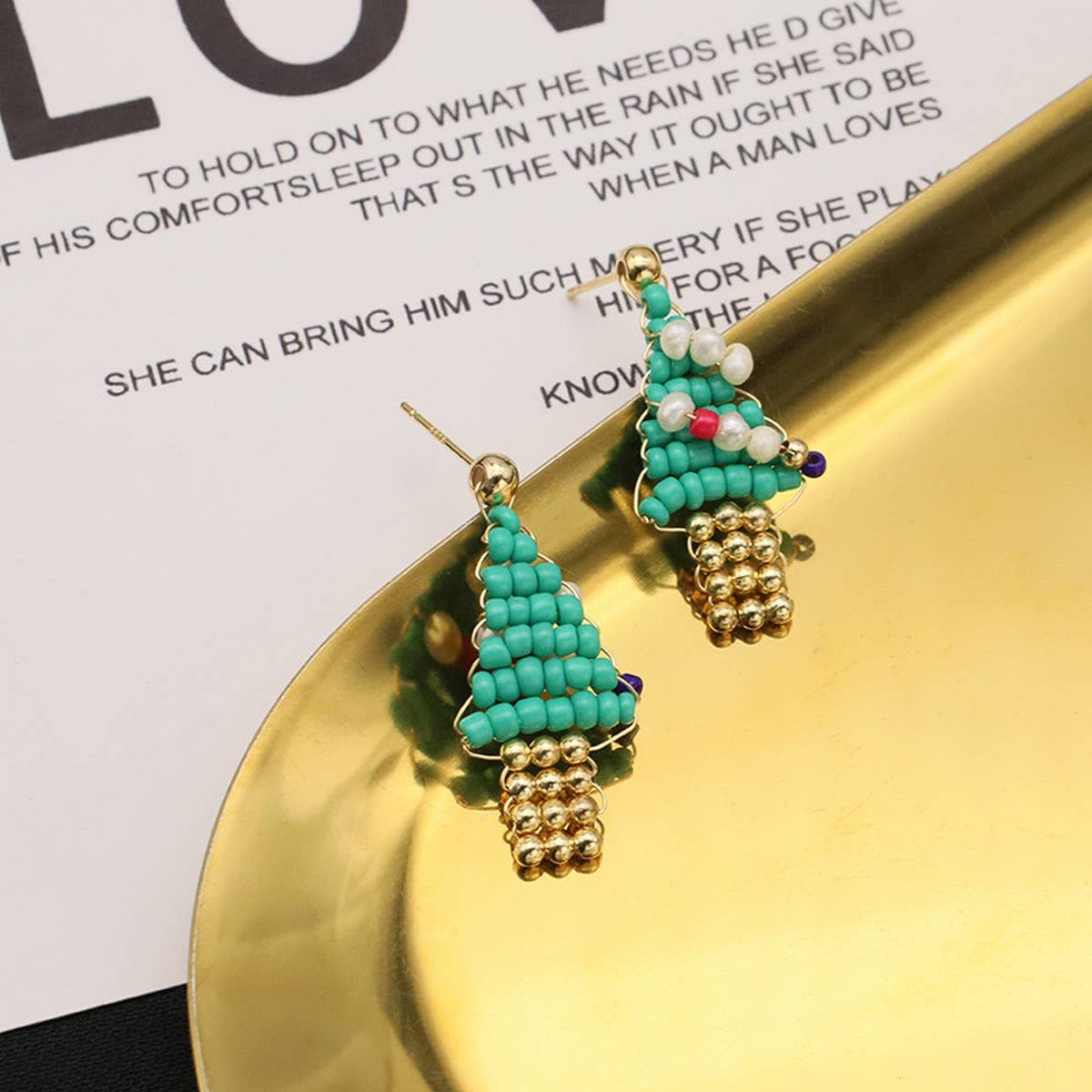 CHRISTMAS COLLECTION NATURAL PEARL EARRINGS
