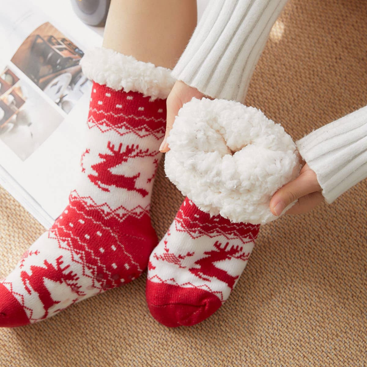 CHRISTMAS DEER PLUSH INDOOR SLIPPERS