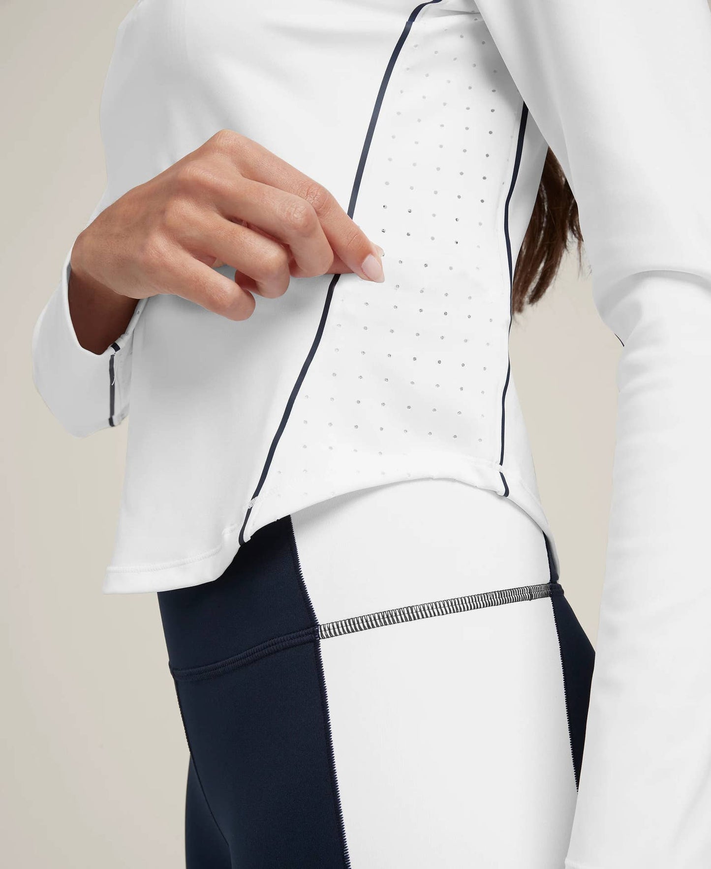 Form-fitting sports zipper golf and tennis top