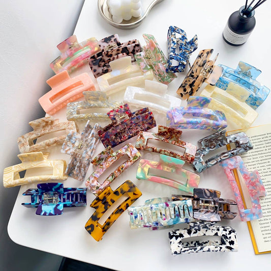 Retro and high-end acetate leopard hair clippers