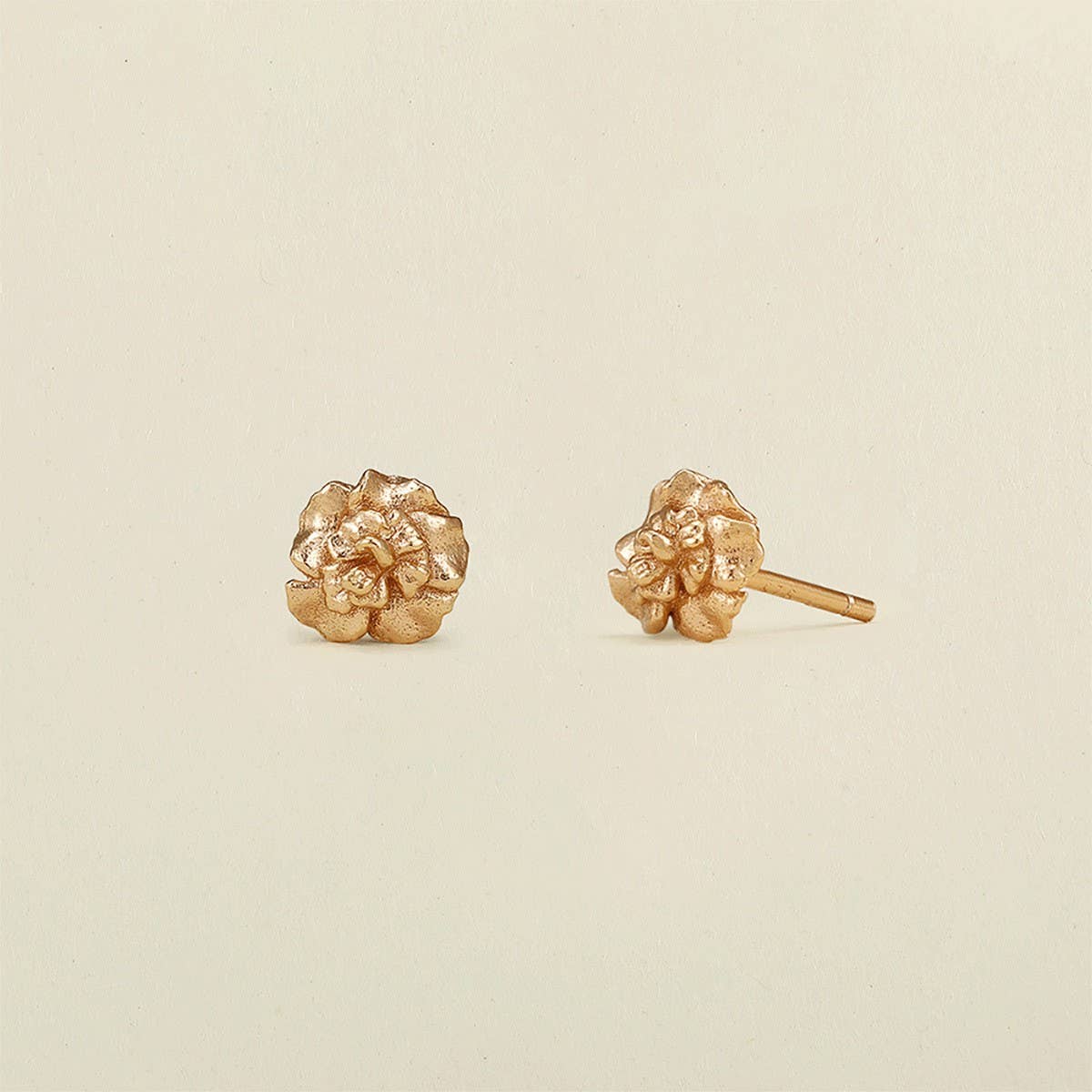 Artistic retro creative December flower earrings_CWMM5507