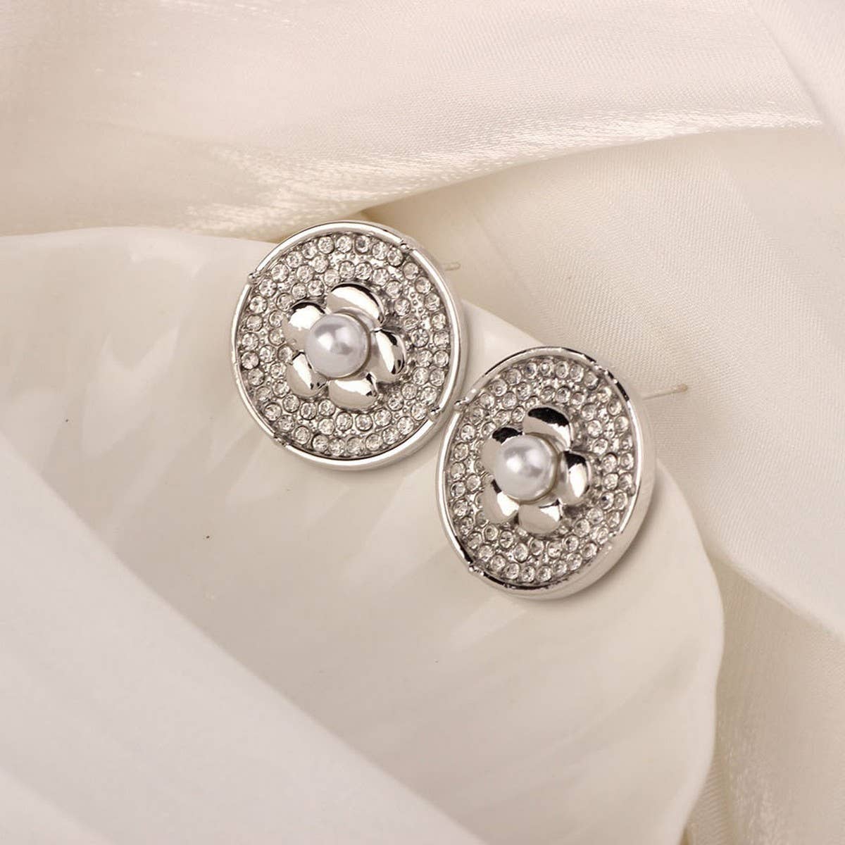 NEW SIMPLE HOLLOW FLOWER ENAMEL EARRINGS