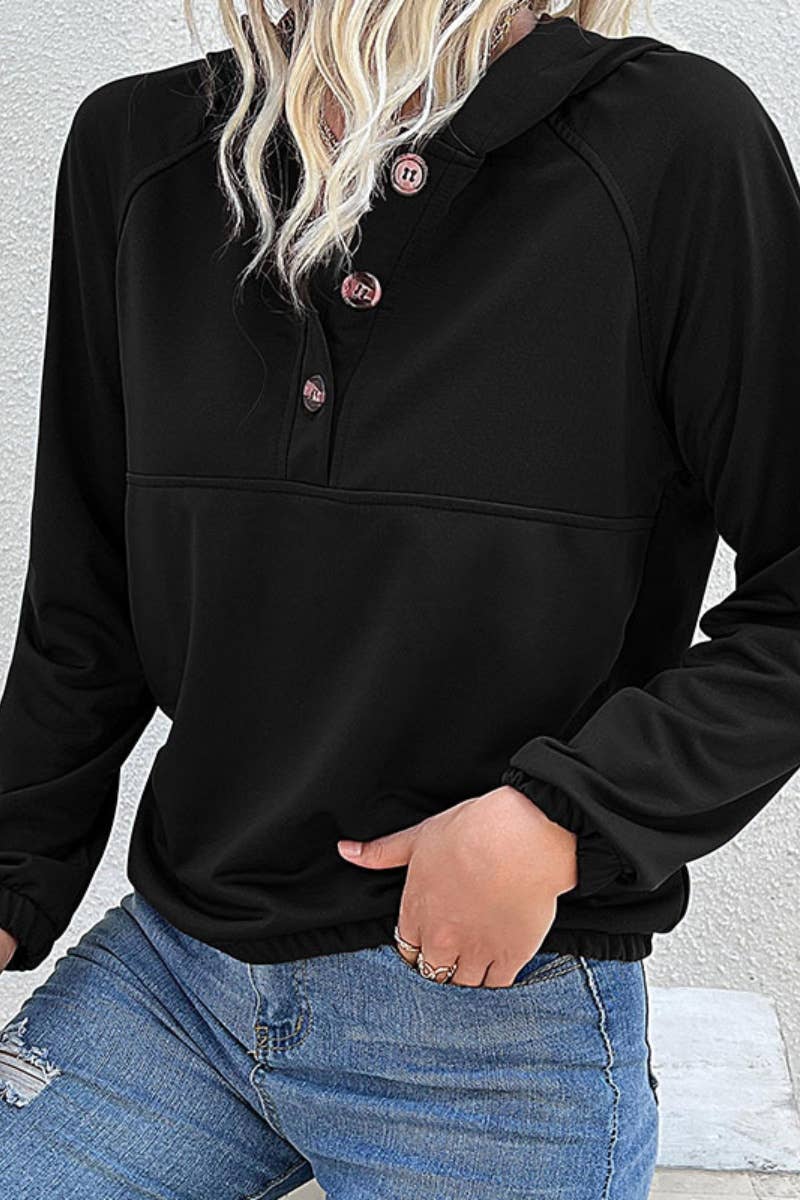 CWOHOL1009_LONG-SLEEVED HOODIE WITH BUTTON POCKETS