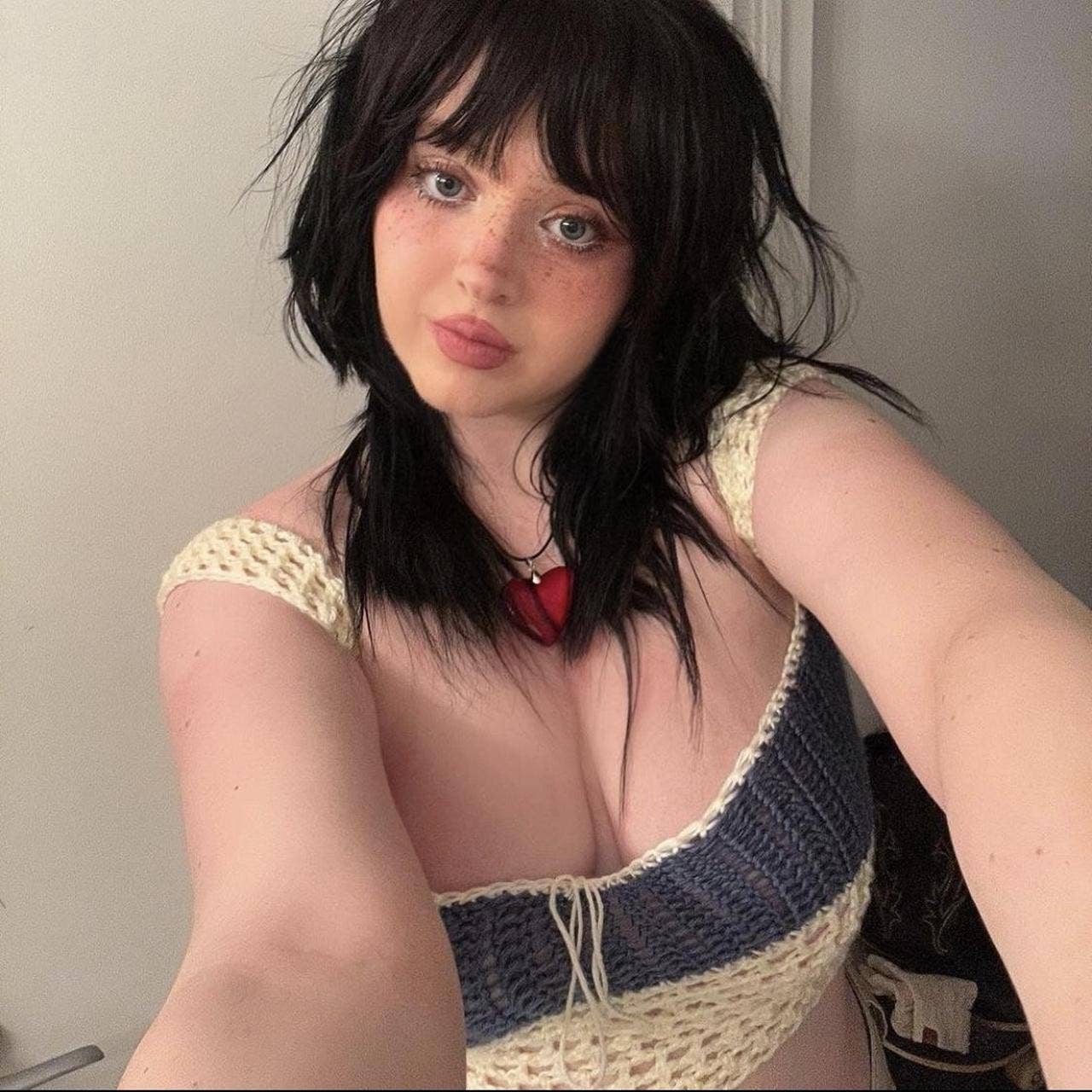 COLOR MATCHING SLEEVELESS VEST SPLIT SKIRT SUIT