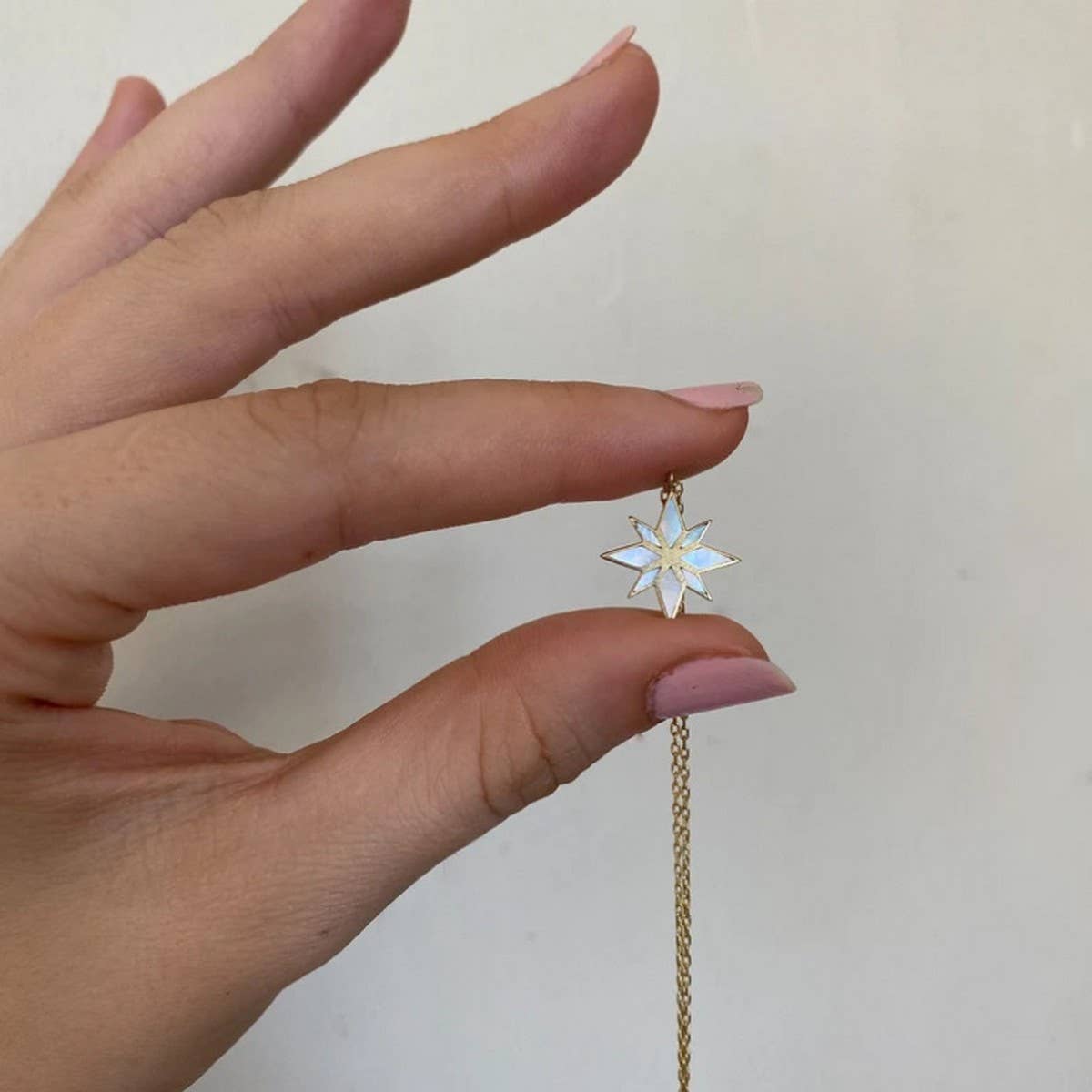 NATURAL ABALONE SHELL PATCH CLAVICLE NECKLACE