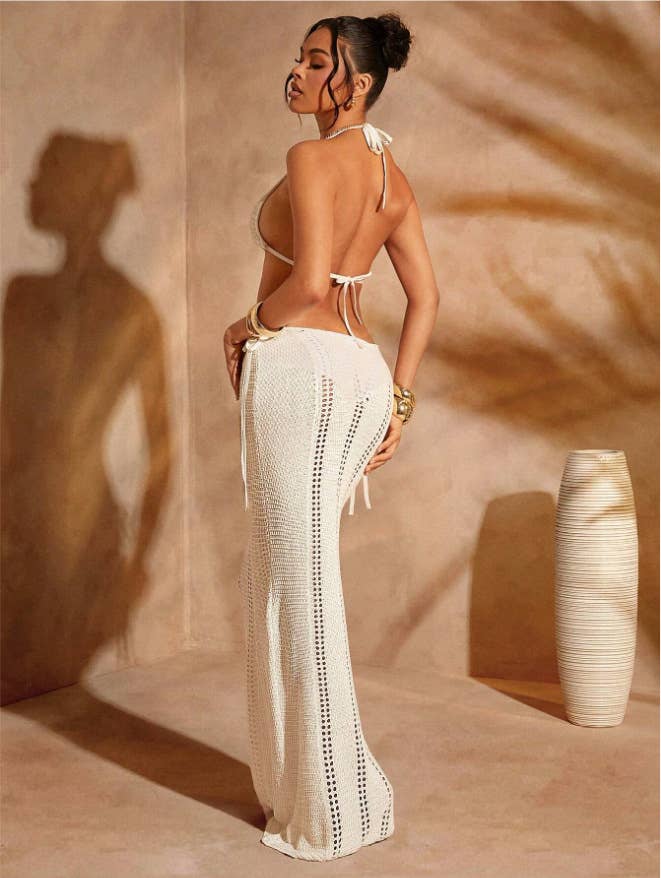 fashionable set of knitted vest and skirt