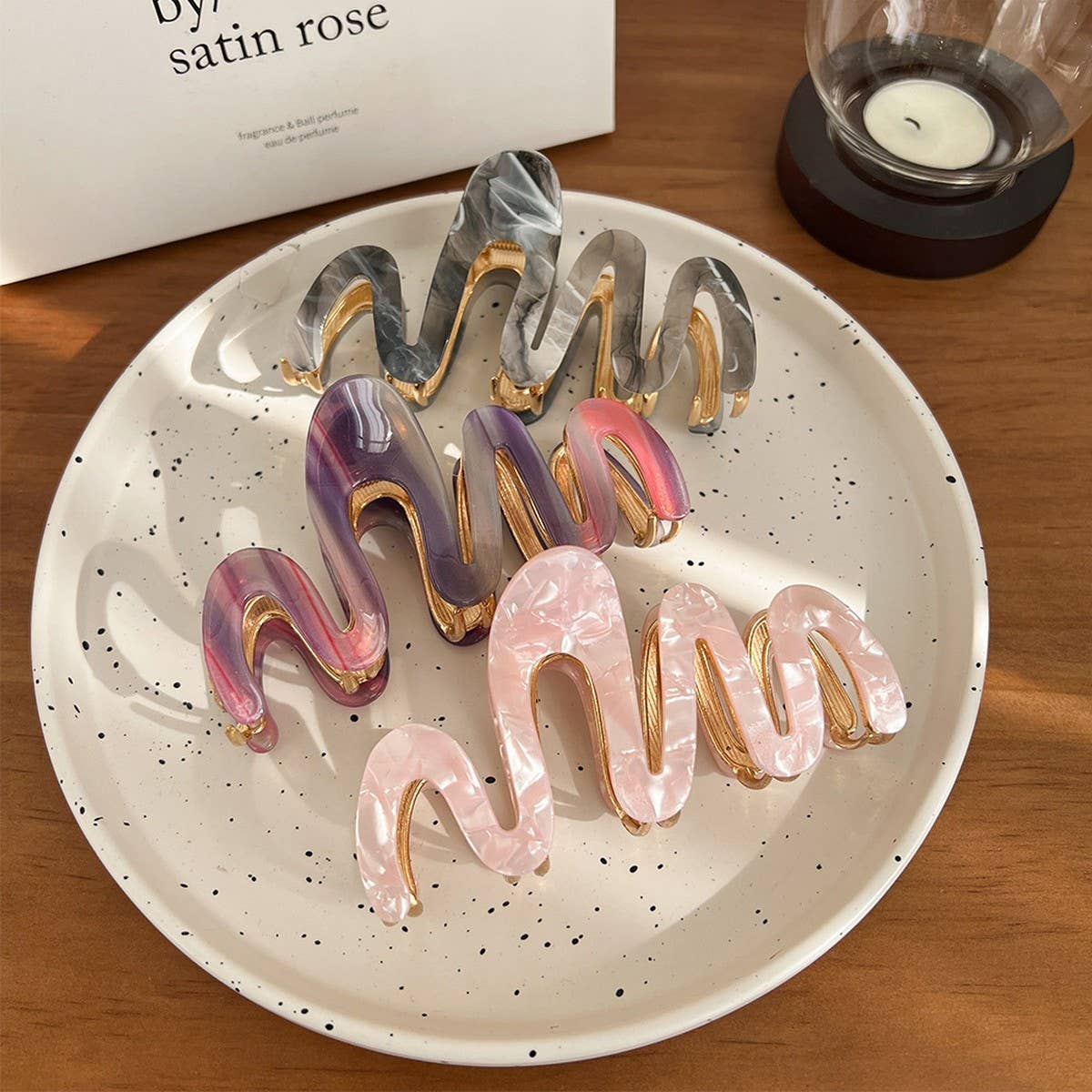 Elegant Wave Metal Claw ? Large Sweet Hair Clip