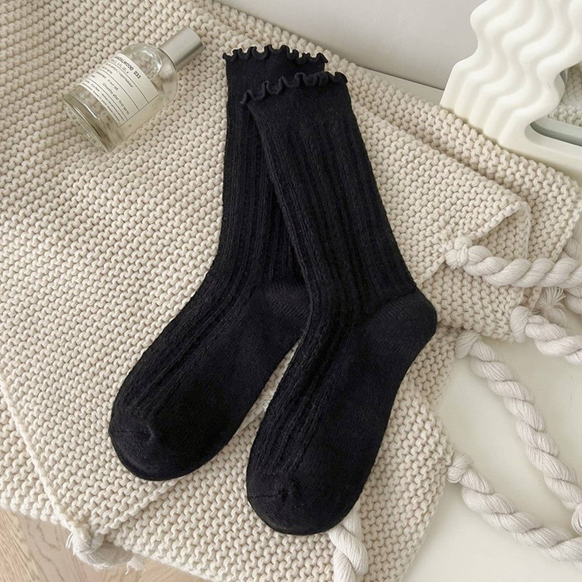 WARM SOLID COLOR RUFFLED CUTE MID-CALF SOCKS
