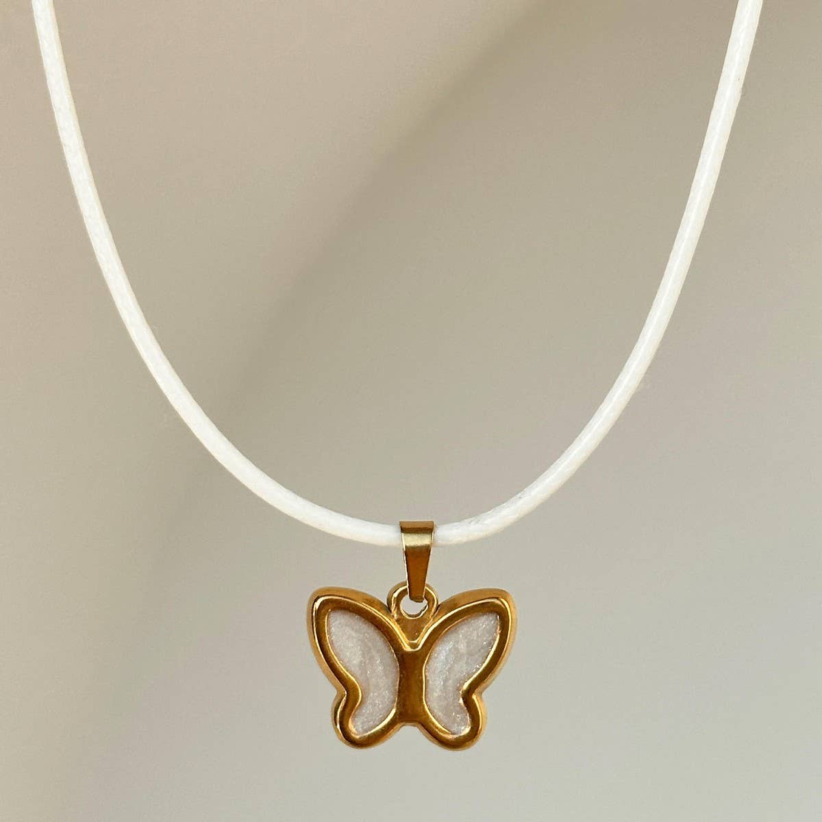 Colorful Retro 3D Butterfly Pendant Necklace
