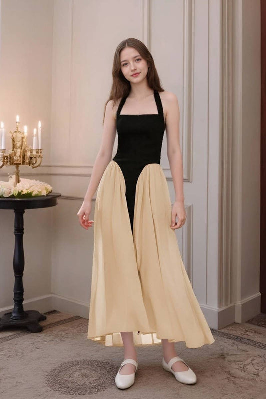 CWDMD6425_BLACK AND WHITE HALTER BACKLESS FITTED MAXI DRESS