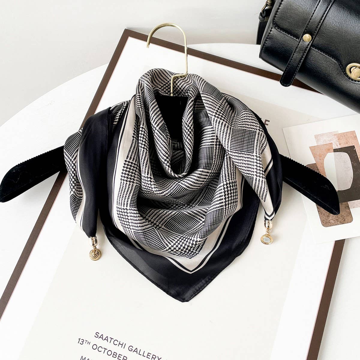 Magnetic Print Triangle Scarf for  Spring Style