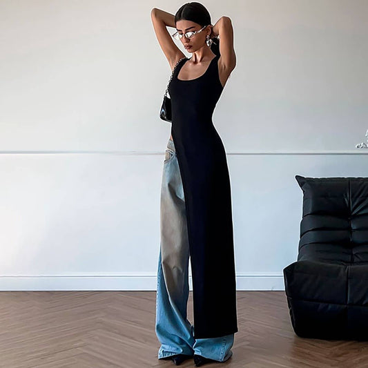 Figure-hugging slit dress with a unique design