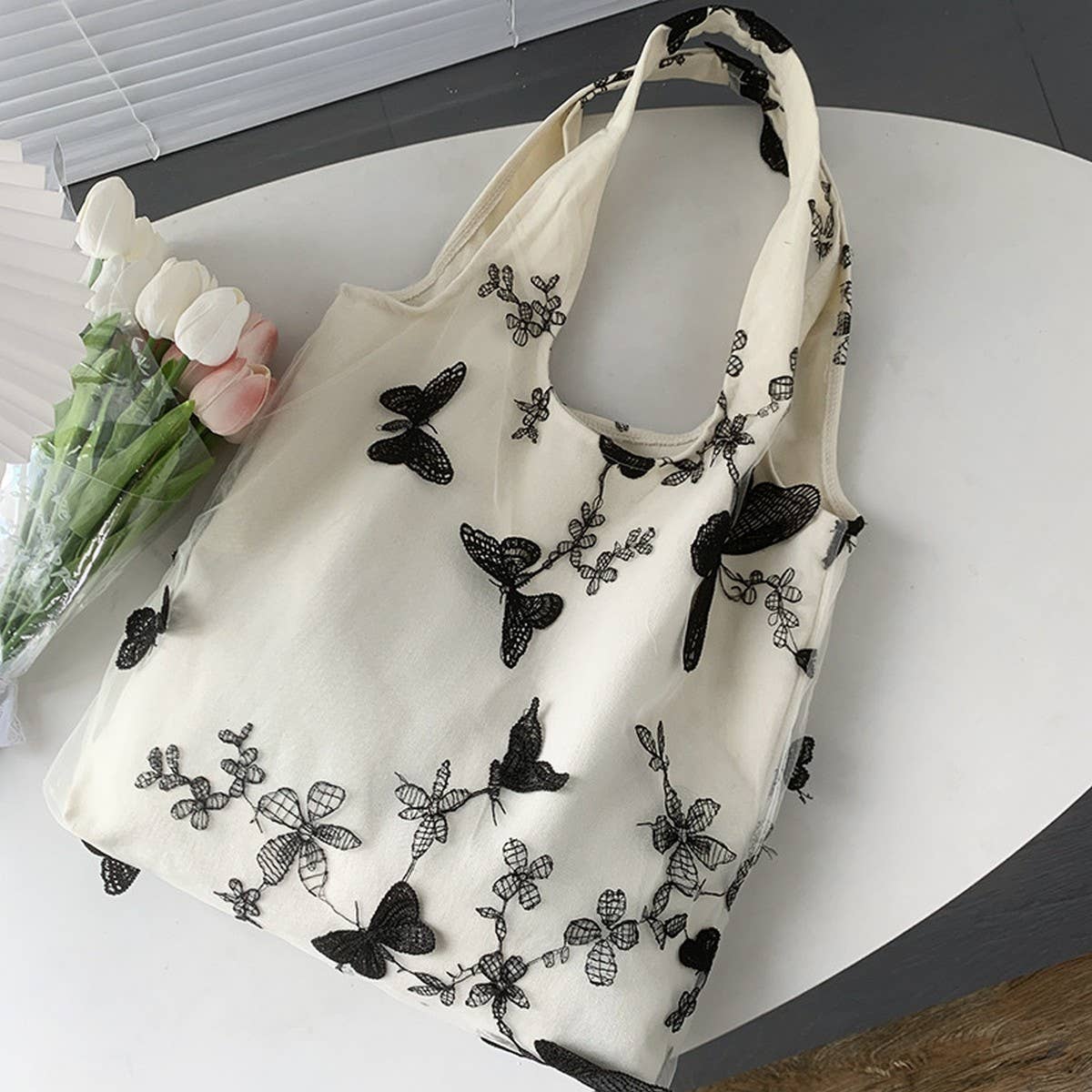 CANVAS WITH BEAUTIFUL BUTTERFLY EMBROIDERY_CWAB2040