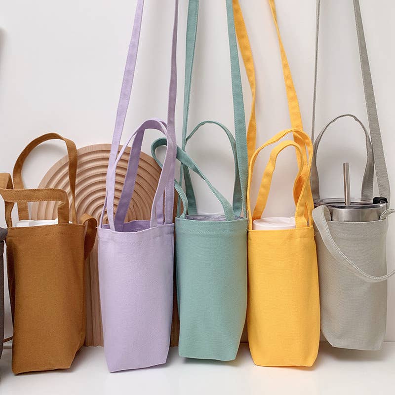 Portable and portable slanting water cup bag