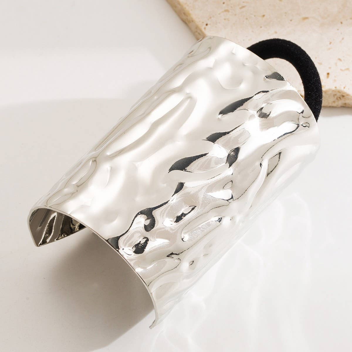 Chic Metallic Hair Ring with Minimalist Design_CWAHA6235