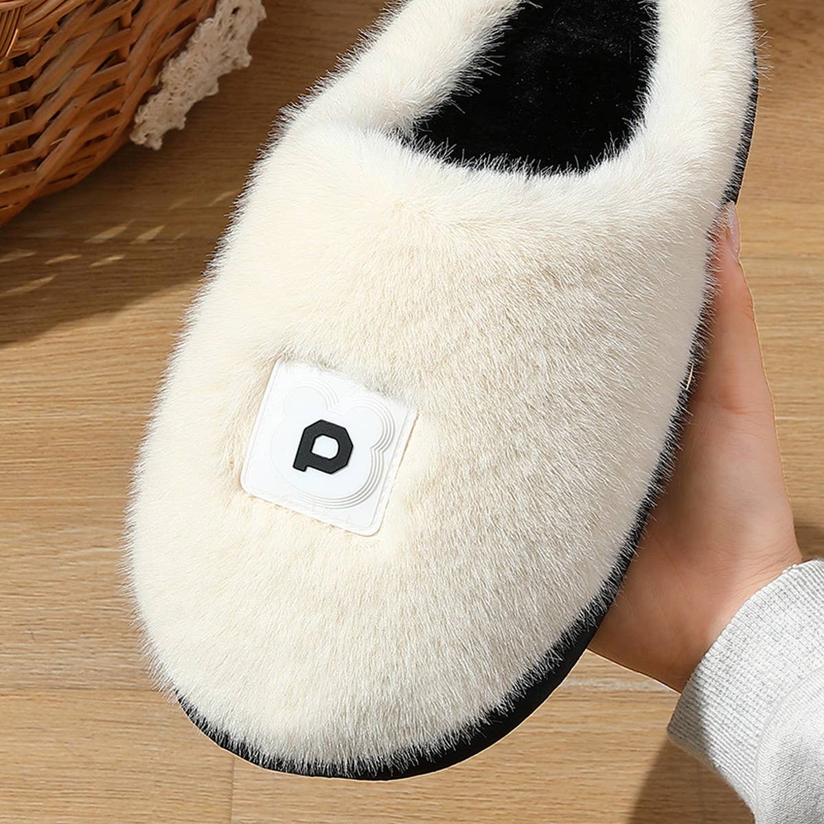 MINIMALIST WARM COMFY FLUFFY BEDROOM SLIPPERS