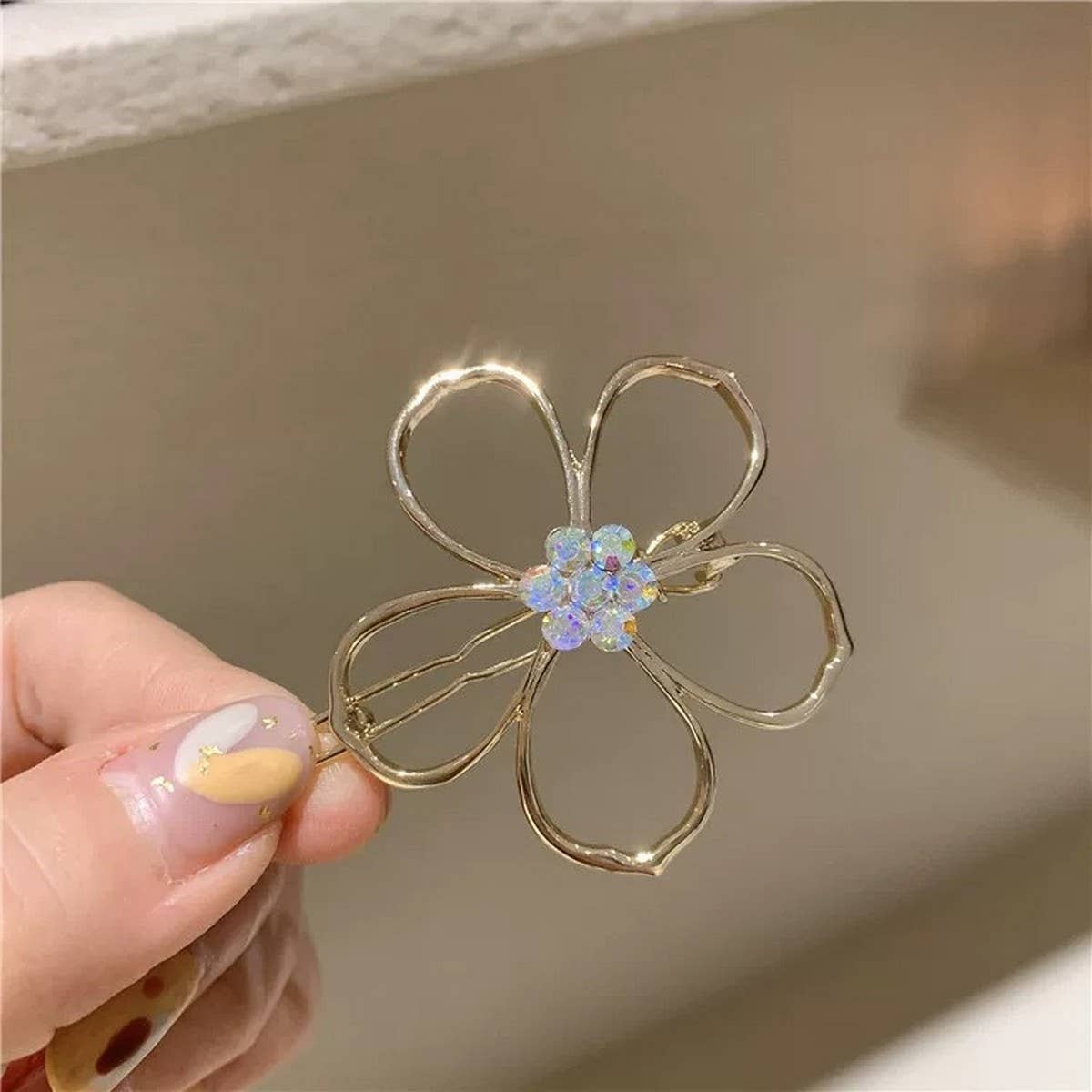 Floral Side Hair Clip for Girls, Simple & Elegant