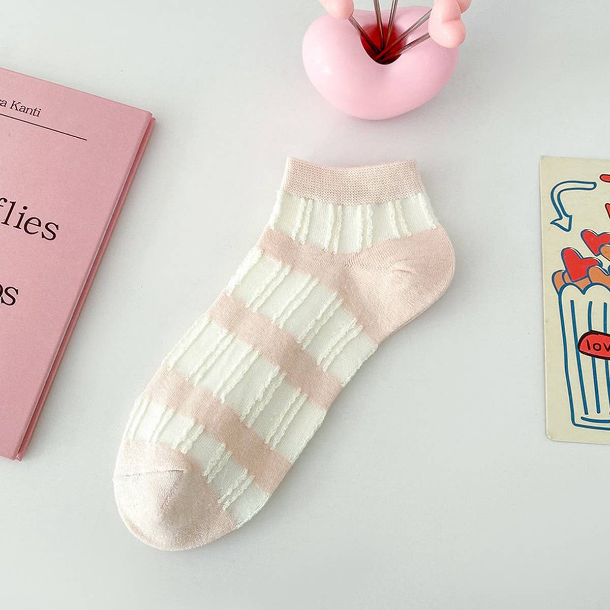 CWMS2496_SUMMER THIN PINK SHORT COLOR MATCHING SOCKS