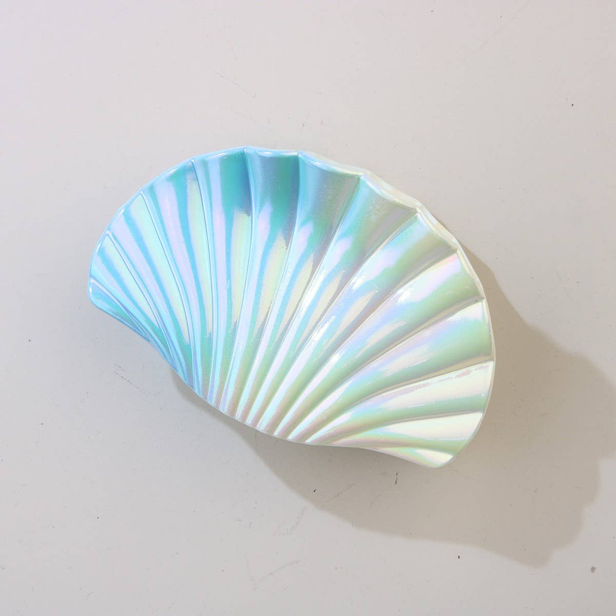 CWAG00594_OVERSIZED SEASHELL RESIN HAIR CLIP