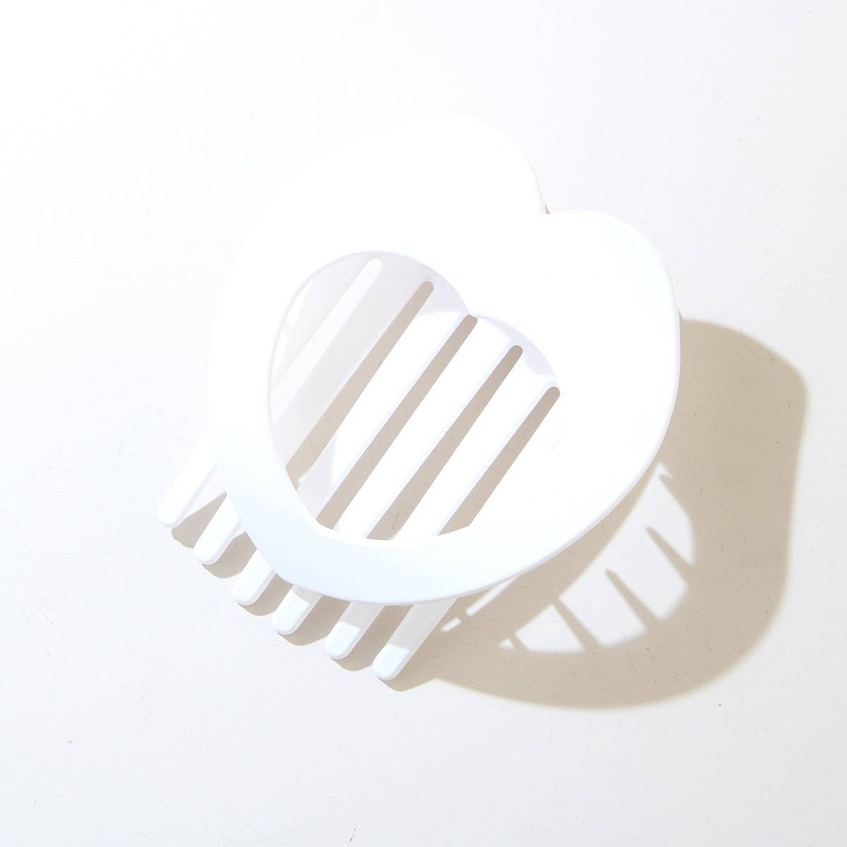 CWAHA07407_HOLLOW HEART NO-CREASE DUCKBILL HAIR CLIP