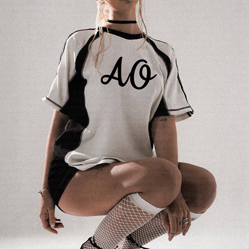 Crew-neck monogram print patchwork sleeve T-shirt