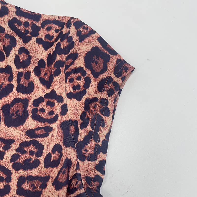 Backless round neck leopard print pleated dress