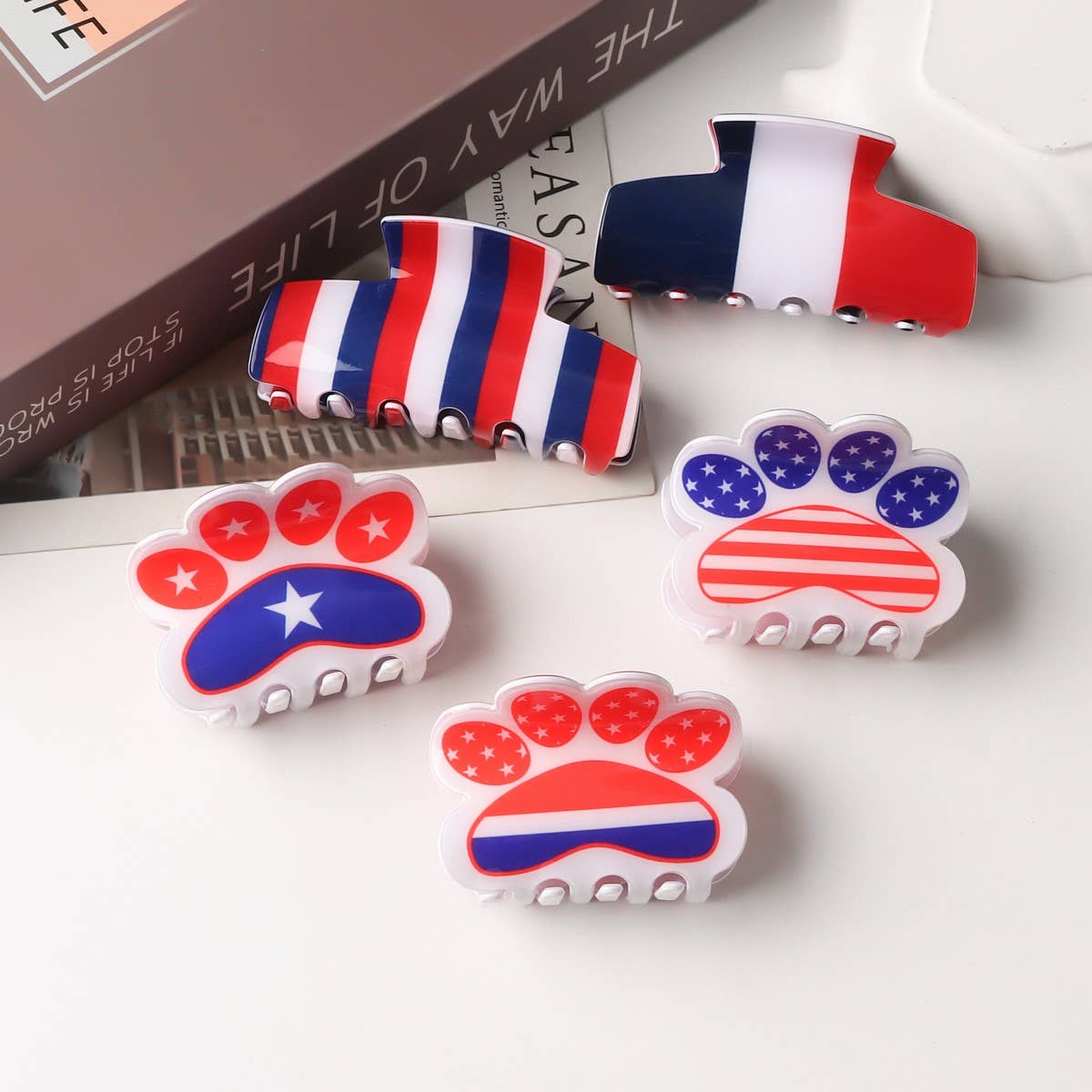 CWAHA1239_4TH OF JULY FLAG PETAL SHAPE HAIR CLAW CLIP