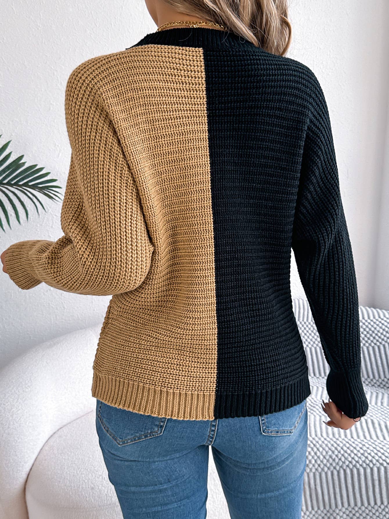 COLOR CONTRAST SHOULDER CUFF PULLOVER SWEATER