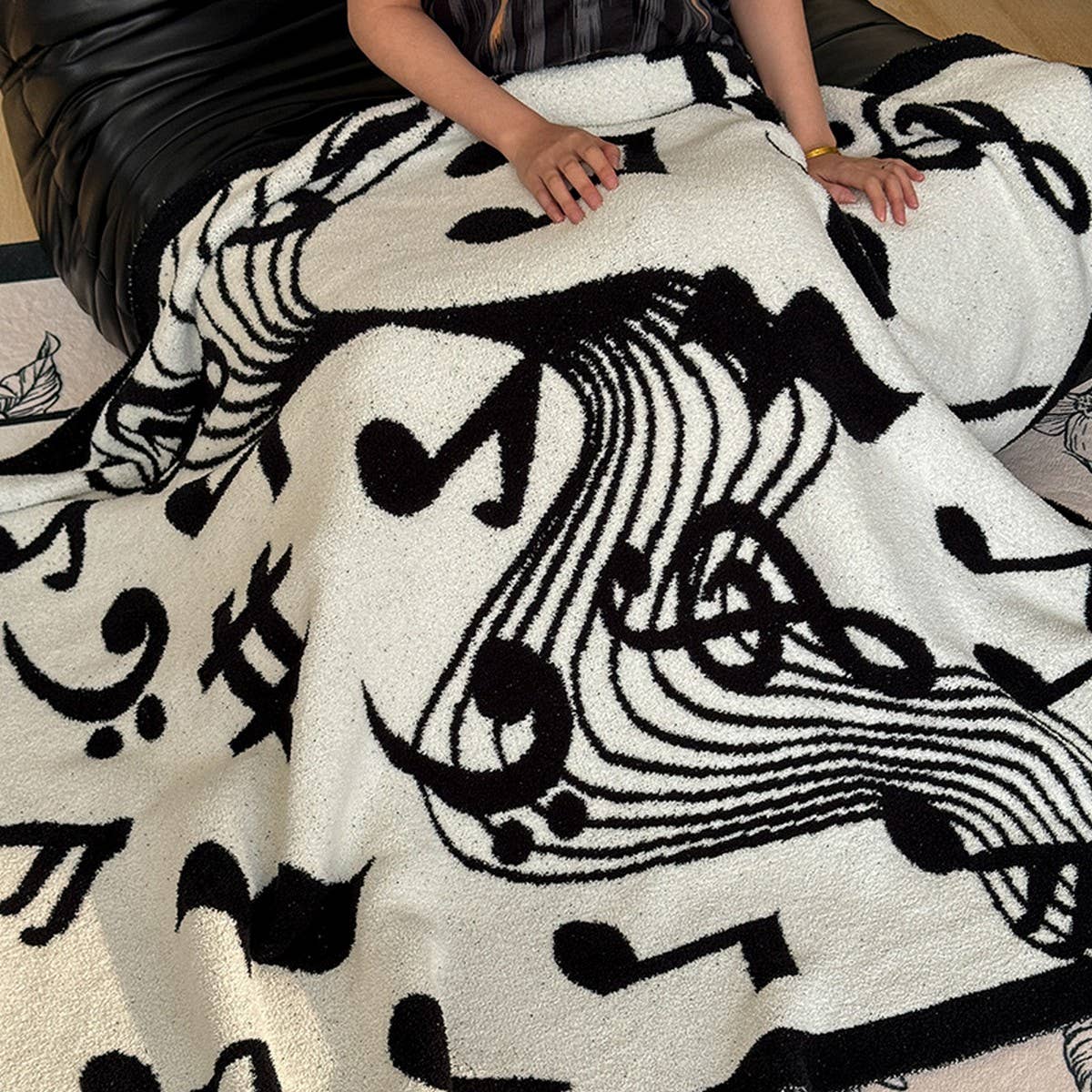 MUSICAL NOTE TWO-COLOR KNITTED WARM THROW BLANKET