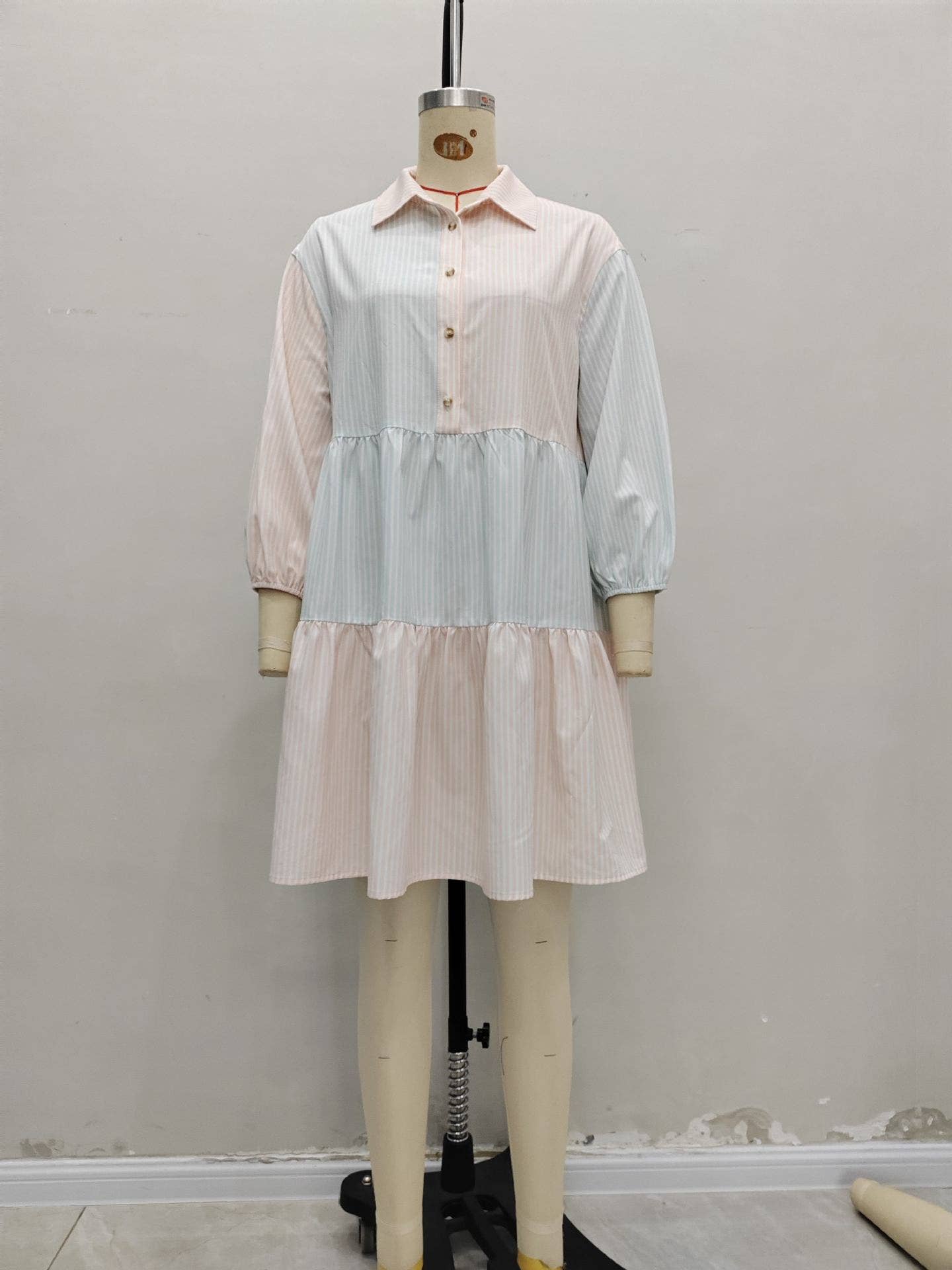 Color-blocking striped lapel lantern sleeve dress