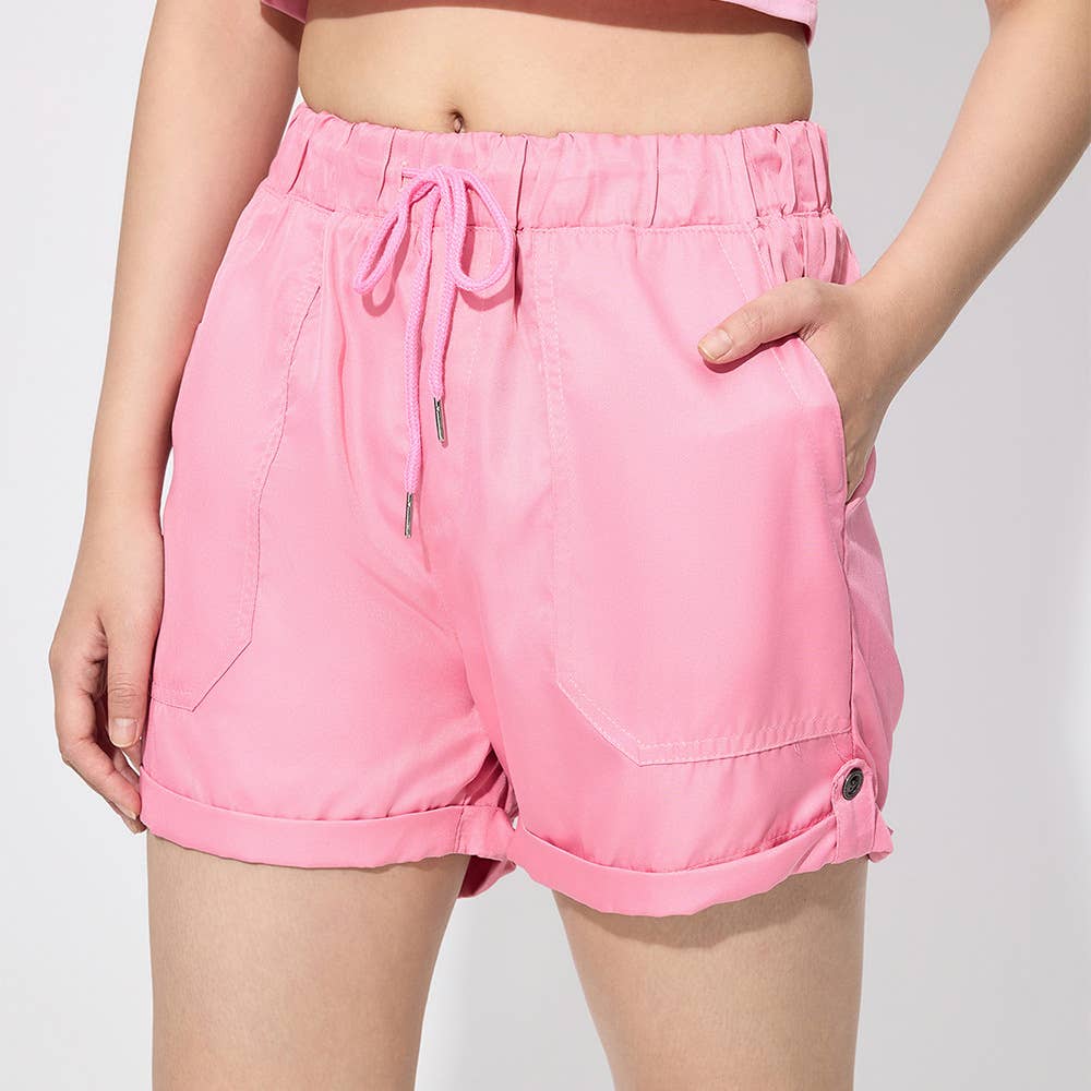 CASUAL LACE-UP CARGO THREE-QUARTER SHORTS