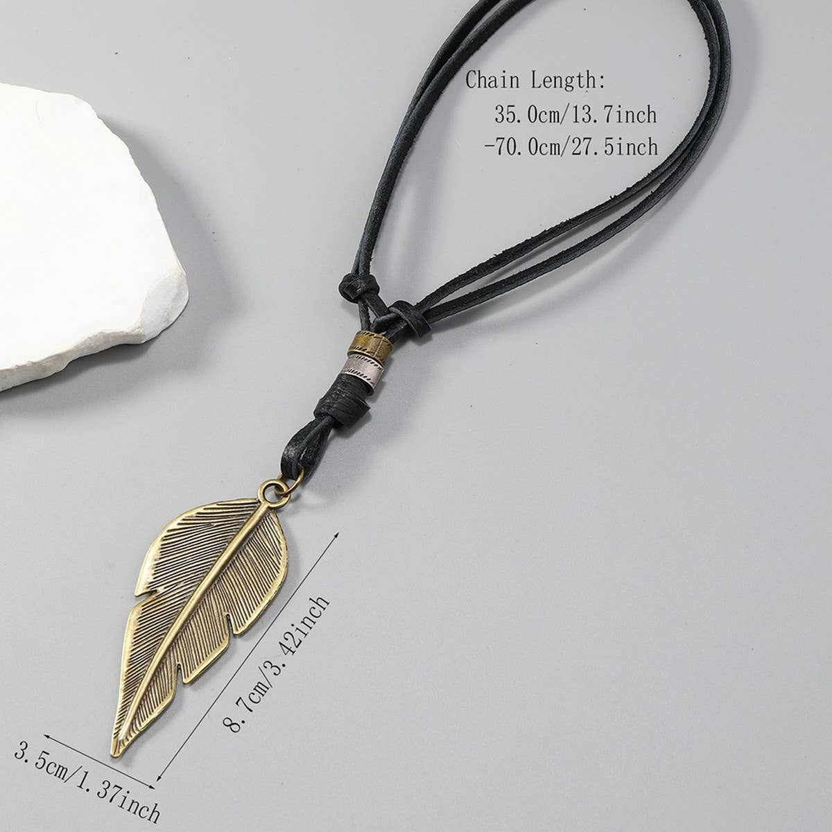 VINTAGE LEAF PENDANT COWHIDE NECKLACE