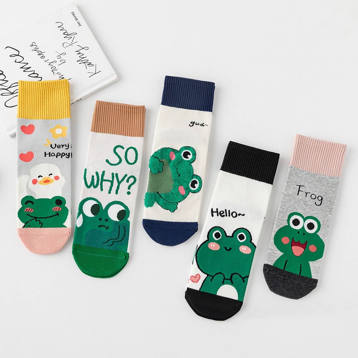 CARTOON BEAR CHECKERBOARD MIDDLE TUBE SOCKS_CWMS1389