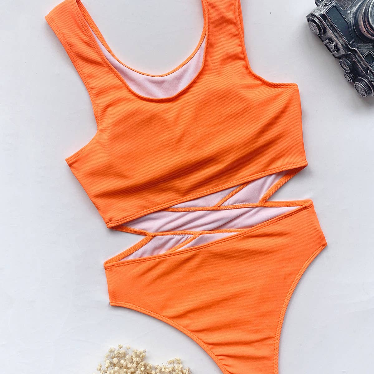 WOMEN SOLID COLOR SLIM ONE-PIECE SWIMSUIT