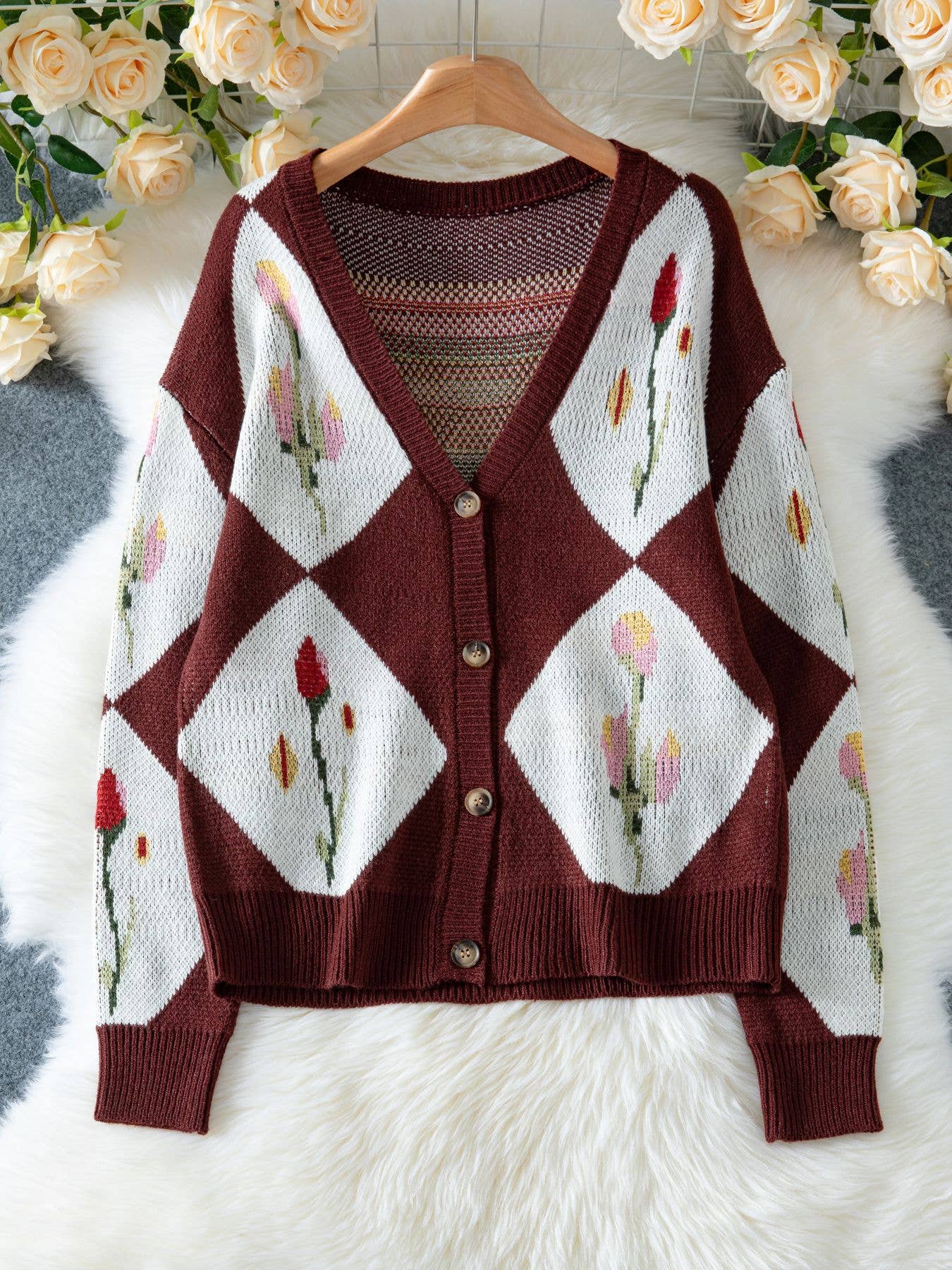 Color-blocking flower jacquard cardigan